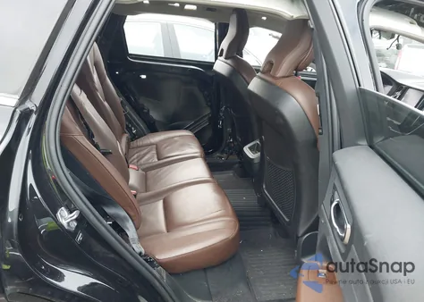 2019 Volvo Xc60 T6 Momentum z USA, uszkodzony, nr VIN LYVA22RK0KB235910